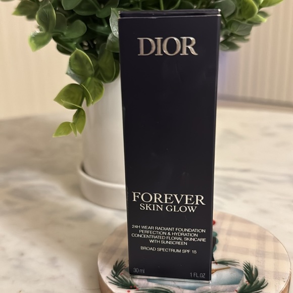 Dior Forever Skin Glow Foundation 3C NEW IN BOX FULL size - Picture 2 of 2